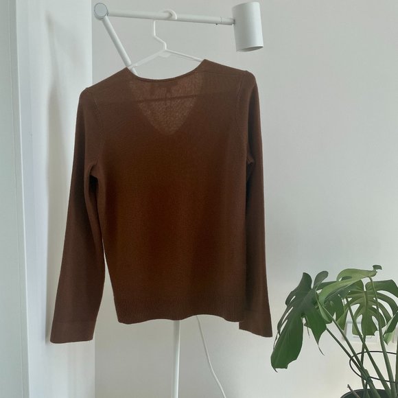 Theory 100% Cashmere Sweater, Color Cocoa, Size S - Picture 2 of 10